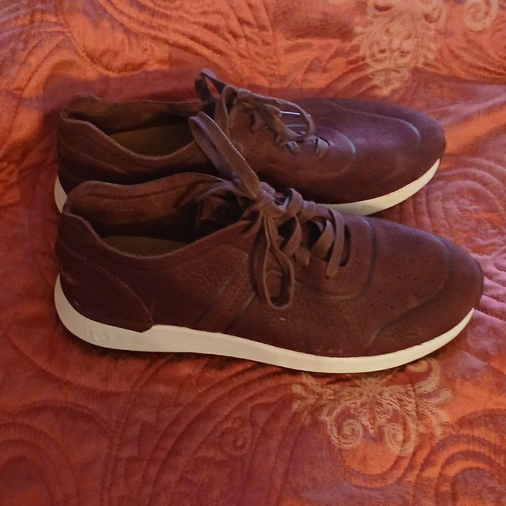 Ugg  